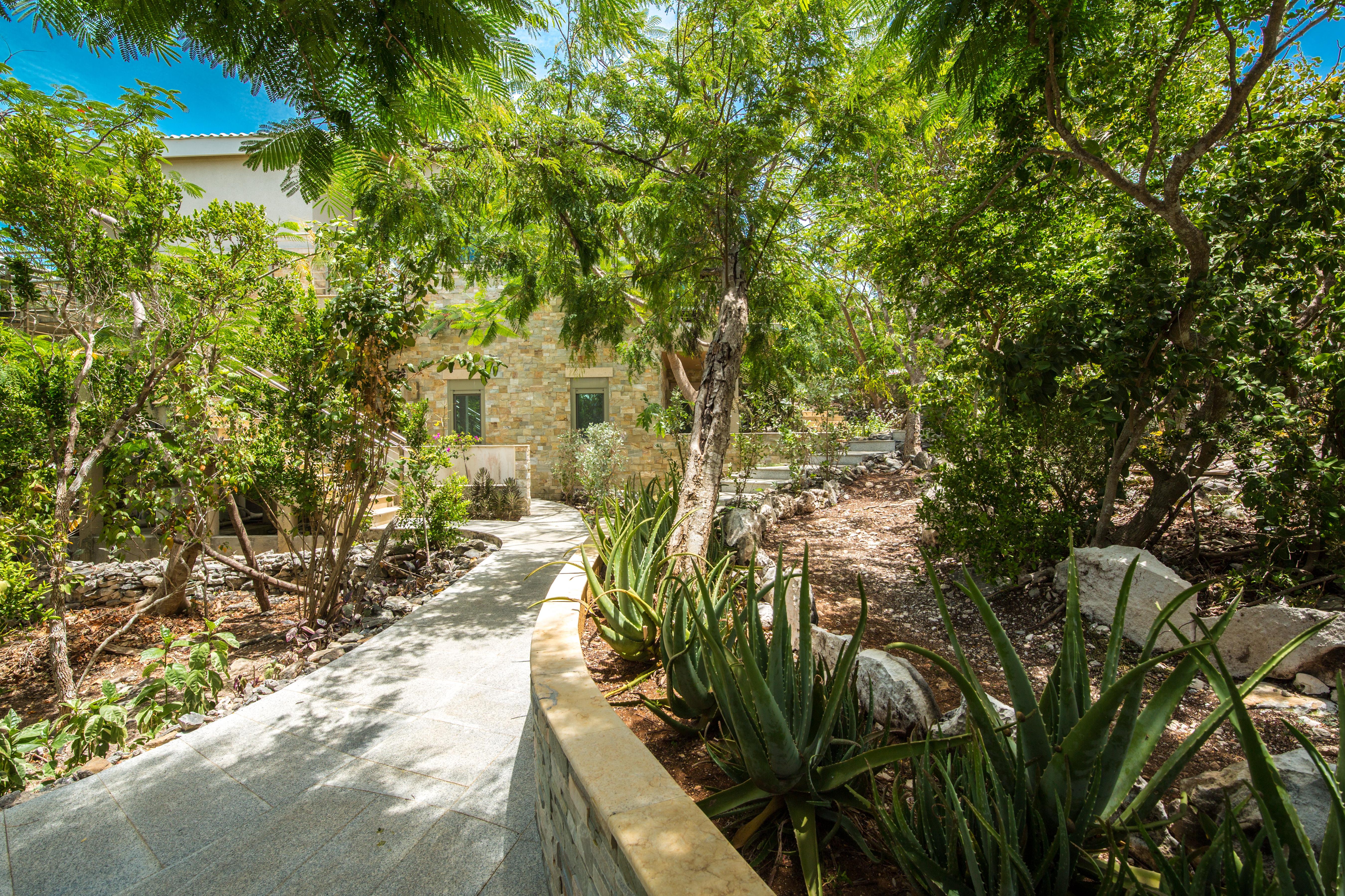One On Marlin Resort (Adults Only) Turtle Cove Экстерьер фото