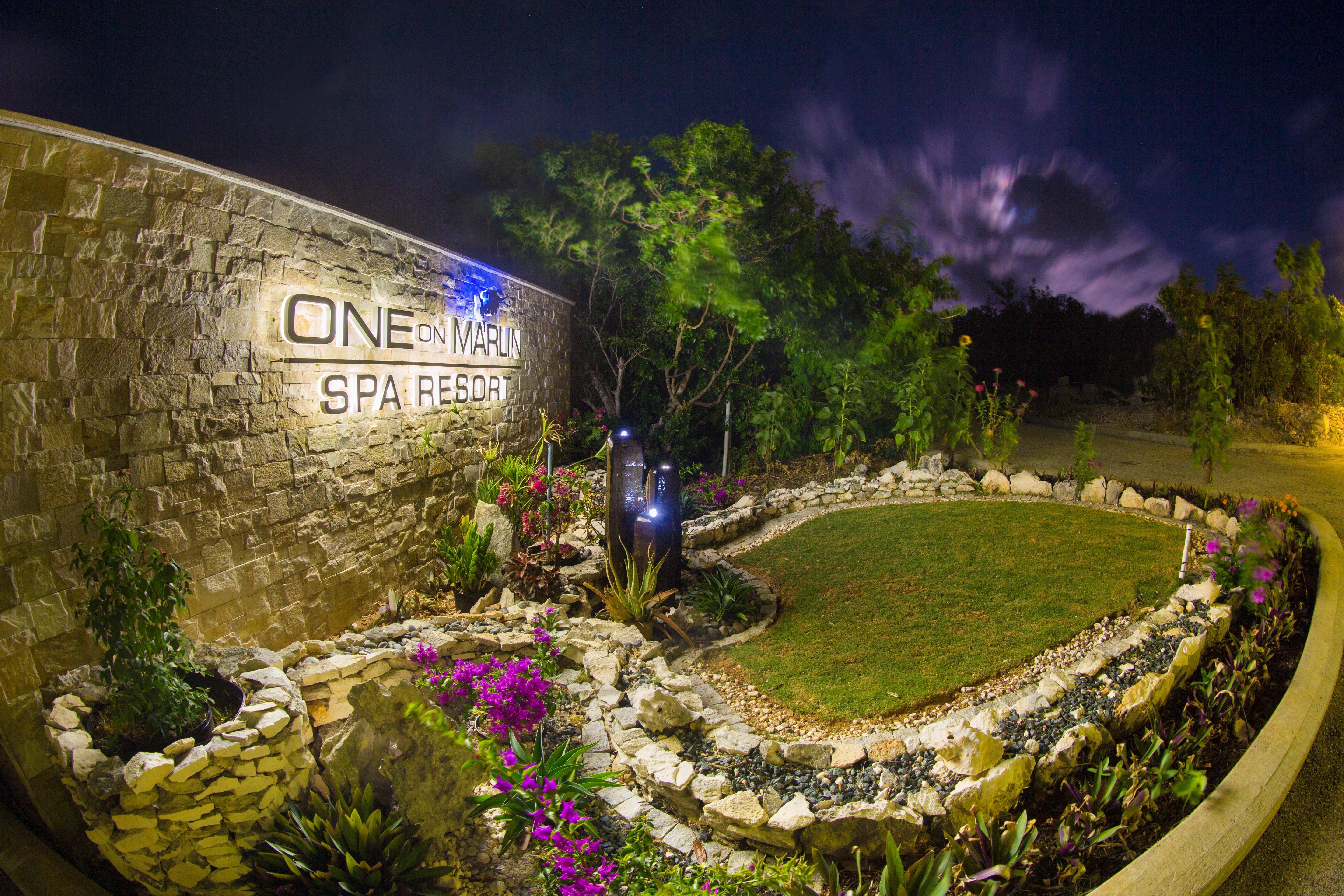 One On Marlin Resort (Adults Only) Turtle Cove Экстерьер фото