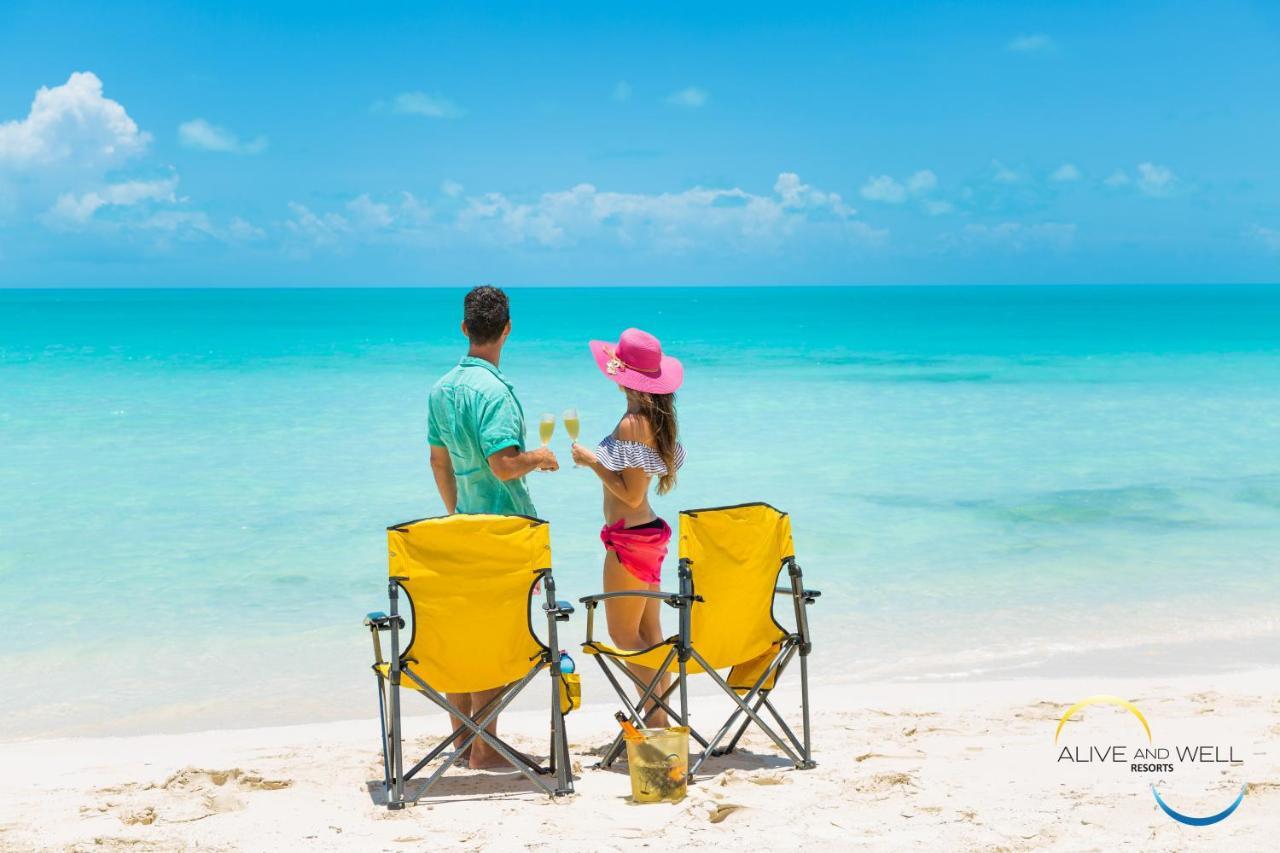 One On Marlin Resort (Adults Only) Turtle Cove Экстерьер фото